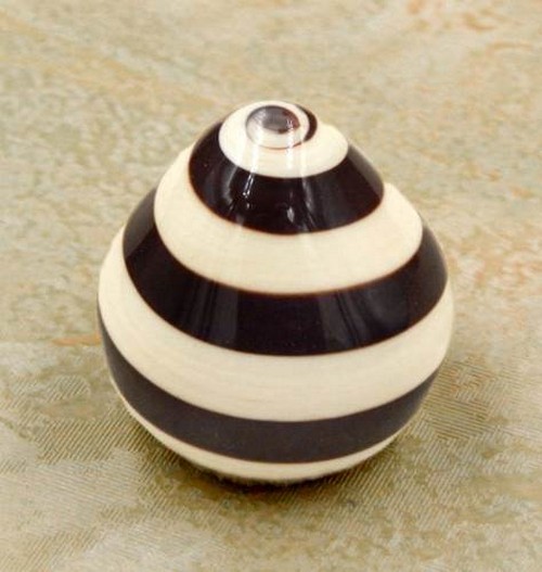 Click to view detail for HG-225 Chocolate and Vanilla Swirl Drop $46